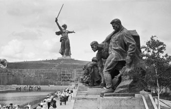 Вернуть городу-герою славное имя "Сталинград"